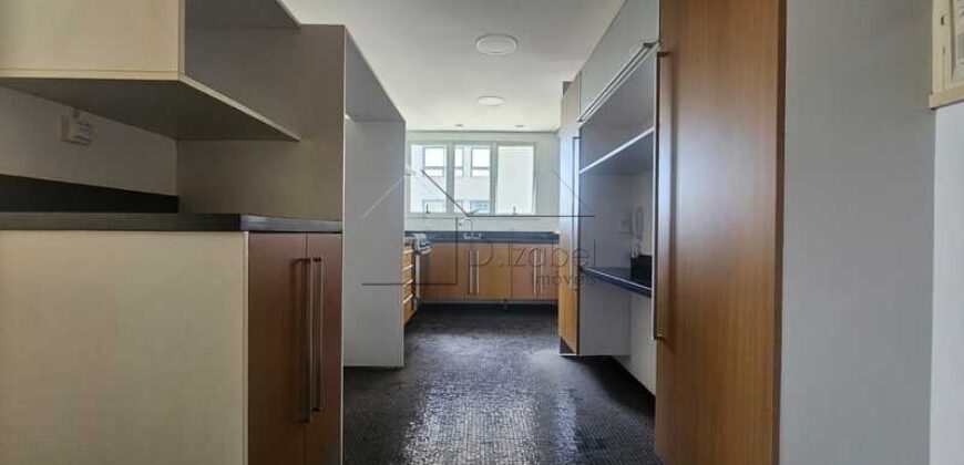 Apartamento à venda com 215 m² e 3 quartos todos suítes no Sumaré.