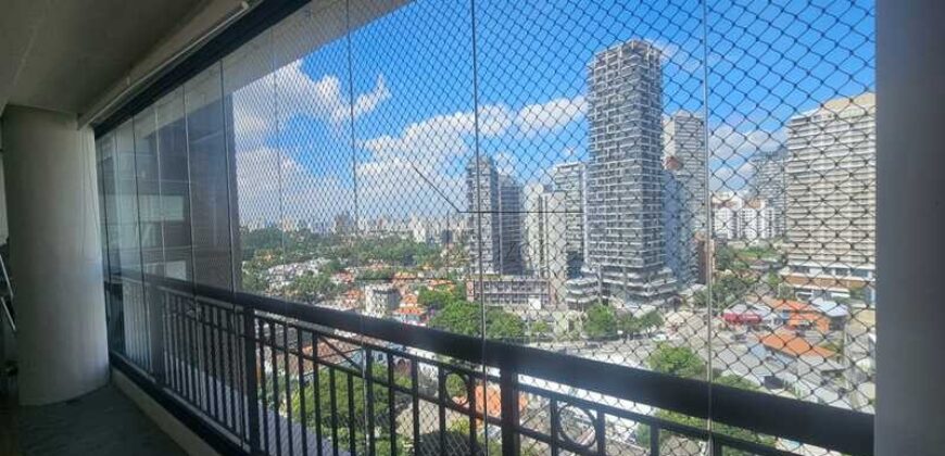 Apartamento à venda com 215 m² e 3 quartos todos suítes no Sumaré.