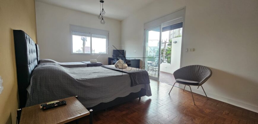 Casa à venda, recém-formada  com 314m² de área construída no charmoso bairro Jardim das Bandeiras, em uma localização privilegiada próxima à Vila Madalena.