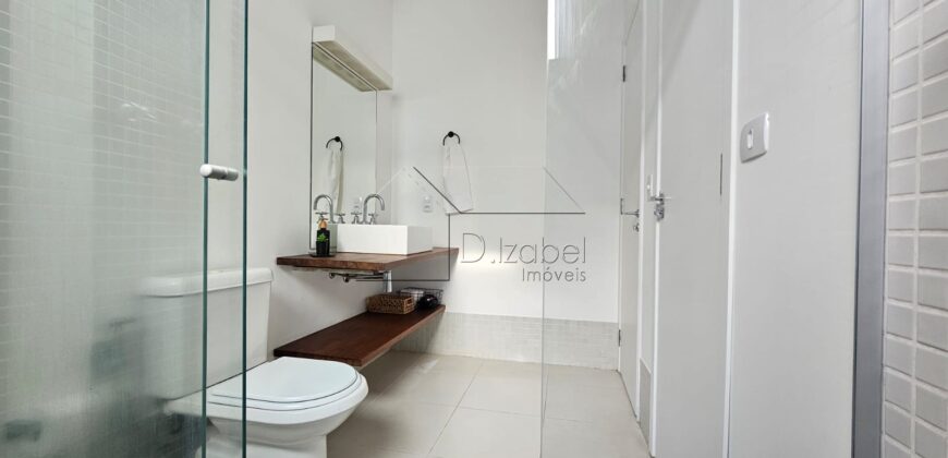Casa à venda, recém-formada  com 314m² de área construída no charmoso bairro Jardim das Bandeiras, em uma localização privilegiada próxima à Vila Madalena.