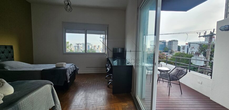 Casa à venda, recém-formada  com 314m² de área construída no charmoso bairro Jardim das Bandeiras, em uma localização privilegiada próxima à Vila Madalena.
