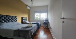Casa à venda, recém-formada  com 314m² de área construída no charmoso bairro Jardim das Bandeiras, em uma localização privilegiada próxima à Vila Madalena.