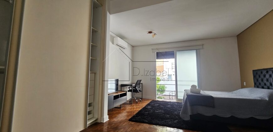 Casa à venda, recém-formada  com 314m² de área construída no charmoso bairro Jardim das Bandeiras, em uma localização privilegiada próxima à Vila Madalena.