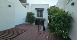 Casa à venda, recém-formada  com 314m² de área construída no charmoso bairro Jardim das Bandeiras, em uma localização privilegiada próxima à Vila Madalena.