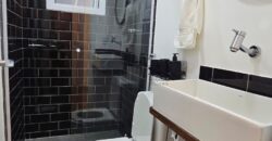 Casa à venda, recém-formada  com 314m² de área construída no charmoso bairro Jardim das Bandeiras, em uma localização privilegiada próxima à Vila Madalena.