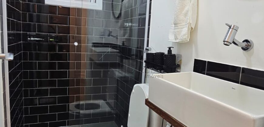 Casa à venda, recém-formada  com 314m² de área construída no charmoso bairro Jardim das Bandeiras, em uma localização privilegiada próxima à Vila Madalena.