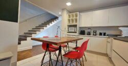 Casa à venda, recém-formada  com 314m² de área construída no charmoso bairro Jardim das Bandeiras, em uma localização privilegiada próxima à Vila Madalena.