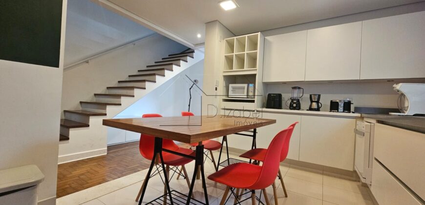 Casa à venda, recém-formada  com 314m² de área construída no charmoso bairro Jardim das Bandeiras, em uma localização privilegiada próxima à Vila Madalena.