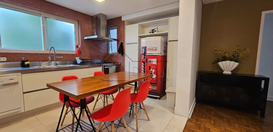 Casa à venda, recém-formada  com 314m² de área construída no charmoso bairro Jardim das Bandeiras, em uma localização privilegiada próxima à Vila Madalena.