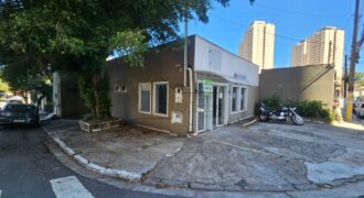 Casa comercial para venda e locação no Jardim Marajoara, com 100m² de área construída em um terreno de 160m²