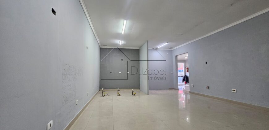 Casa comercial para venda e locação no Jardim Marajoara, com 100m² de área construída em um terreno de 160m²