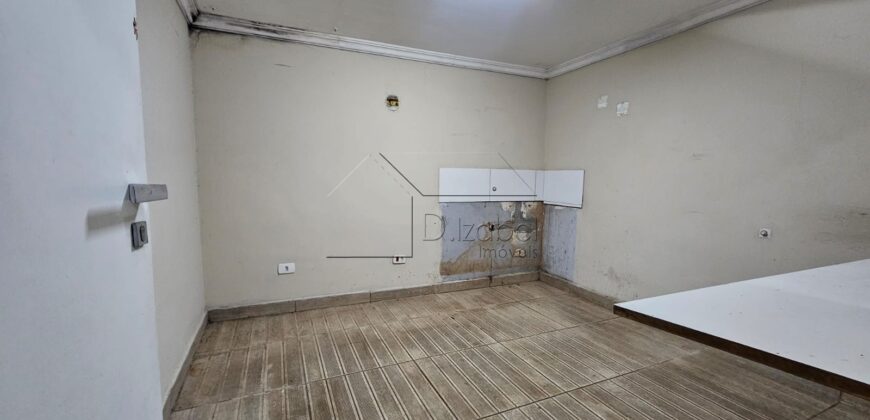 Casa comercial para venda e locação no Jardim Marajoara, com 100m² de área construída em um terreno de 160m²