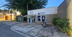 Casa comercial para venda e locação no Jardim Marajoara, com 100m² de área construída em um terreno de 160m²