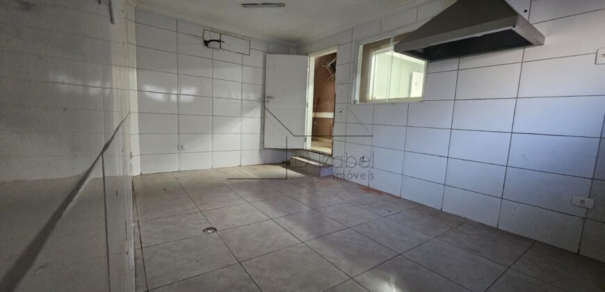 Casa comercial para venda e locação no Jardim Marajoara, com 100m² de área construída em um terreno de 160m²