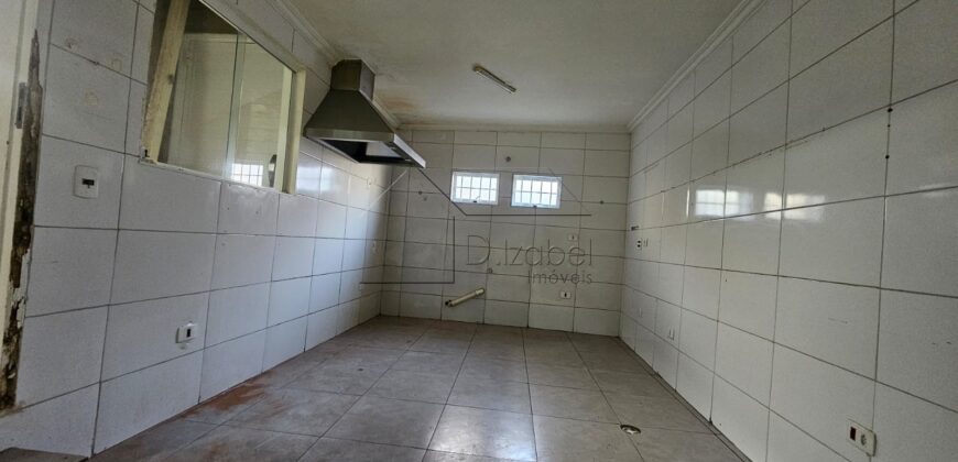 Casa comercial para venda e locação no Jardim Marajoara, com 100m² de área construída em um terreno de 160m²