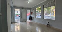 Casa comercial para venda e locação no Jardim Marajoara, com 100m² de área construída em um terreno de 160m²