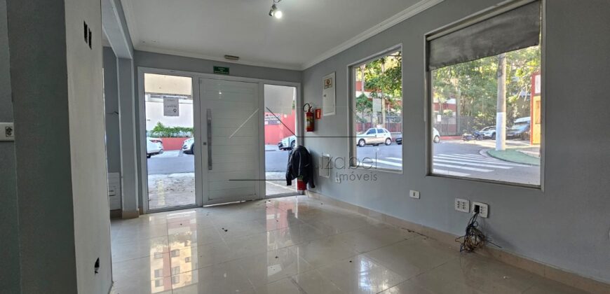 Casa comercial para venda e locação no Jardim Marajoara, com 100m² de área construída em um terreno de 160m²