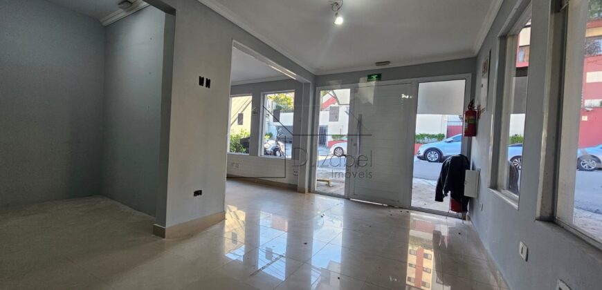 Casa comercial para venda e locação no Jardim Marajoara, com 100m² de área construída em um terreno de 160m²