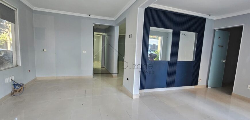 Casa comercial para venda e locação no Jardim Marajoara, com 100m² de área construída em um terreno de 160m²