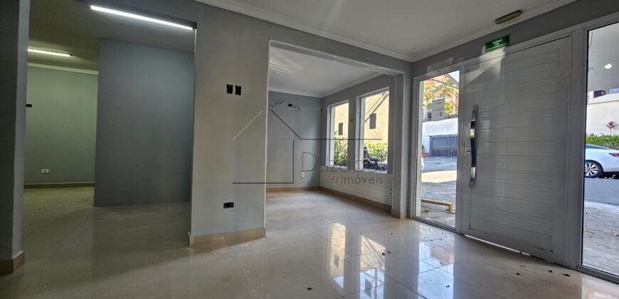 Casa comercial para venda e locação no Jardim Marajoara, com 100m² de área construída em um terreno de 160m²