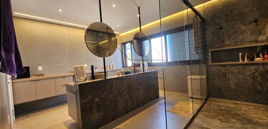 Casa à venda com 4 suítes em rua fechada no Alto de Pinheiros – 500 m², piscina, espaço gourmet e segurança 24 horas
