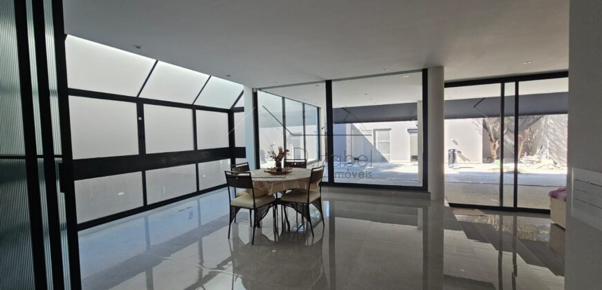 Casa à venda com 4 suítes em rua fechada no Alto de Pinheiros – 500 m², piscina, espaço gourmet e segurança 24 horas