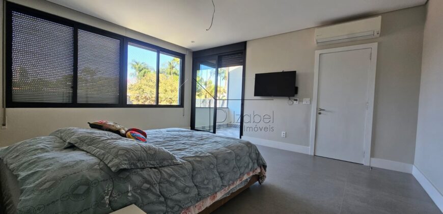 Casa à venda com 4 suítes em rua fechada no Alto de Pinheiros – 500 m², piscina, espaço gourmet e segurança 24 horas