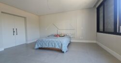 Casa à venda com 4 suítes em rua fechada no Alto de Pinheiros – 500 m², piscina, espaço gourmet e segurança 24 horas