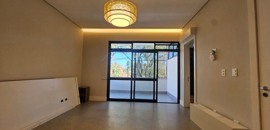 Casa à venda com 4 suítes em rua fechada no Alto de Pinheiros – 500 m², piscina, espaço gourmet e segurança 24 horas