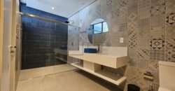 Casa à venda com 4 suítes em rua fechada no Alto de Pinheiros – 500 m², piscina, espaço gourmet e segurança 24 horas