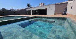 Casa à venda com 4 suítes em rua fechada no Alto de Pinheiros – 500 m², piscina, espaço gourmet e segurança 24 horas