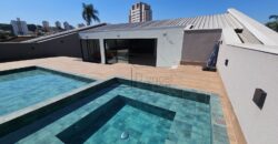Casa à venda com 4 suítes em rua fechada no Alto de Pinheiros – 500 m², piscina, espaço gourmet e segurança 24 horas
