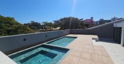 Casa à venda com 4 suítes em rua fechada no Alto de Pinheiros – 500 m², piscina, espaço gourmet e segurança 24 horas