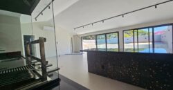 Casa à venda com 4 suítes em rua fechada no Alto de Pinheiros – 500 m², piscina, espaço gourmet e segurança 24 horas