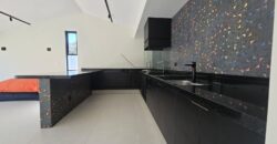 Casa à venda com 4 suítes em rua fechada no Alto de Pinheiros – 500 m², piscina, espaço gourmet e segurança 24 horas