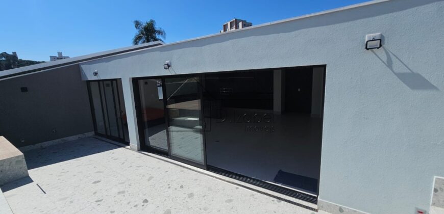 Casa à venda com 4 suítes em rua fechada no Alto de Pinheiros – 500 m², piscina, espaço gourmet e segurança 24 horas