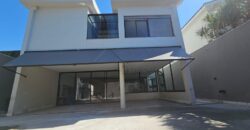 Casa à venda com 4 suítes em rua fechada no Alto de Pinheiros – 500 m², piscina, espaço gourmet e segurança 24 horas