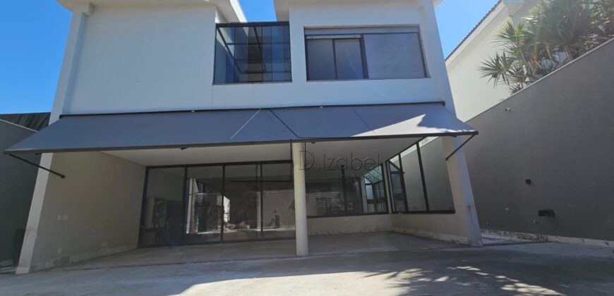 Casa à venda com 4 suítes em rua fechada no Alto de Pinheiros – 500 m², piscina, espaço gourmet e segurança 24 horas