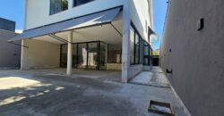 Casa à venda com 4 suítes em rua fechada no Alto de Pinheiros – 500 m², piscina, espaço gourmet e segurança 24 horas