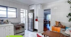 Cobertura à Venda na Vila Madalena São Paulo  com 300 metros, 4 Suítes, 4 Vagas e Terraço com Churrasqueira