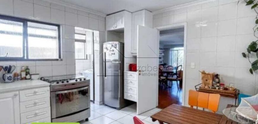 Cobertura à Venda na Vila Madalena São Paulo  com 300 metros, 4 Suítes, 4 Vagas e Terraço com Churrasqueira